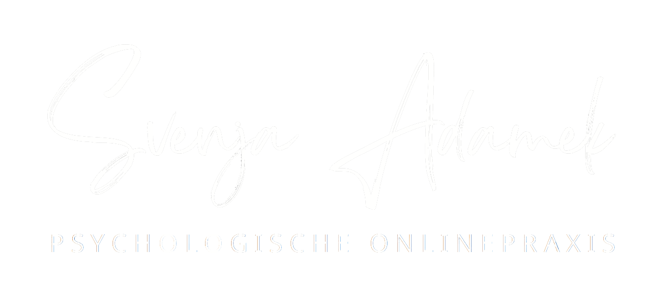 Logo "Svenja Adamek" in geschwungener Schrift, darunter "psychologische Onlinepraxis"