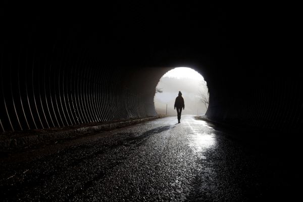 Tunnel mit Licht am Ende